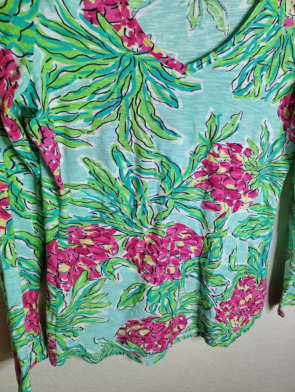 Lilly Pulitzer Spike the Punch Cassie Slub Cotton Long Sleeve Tee Sz M - Picture 3 of 8